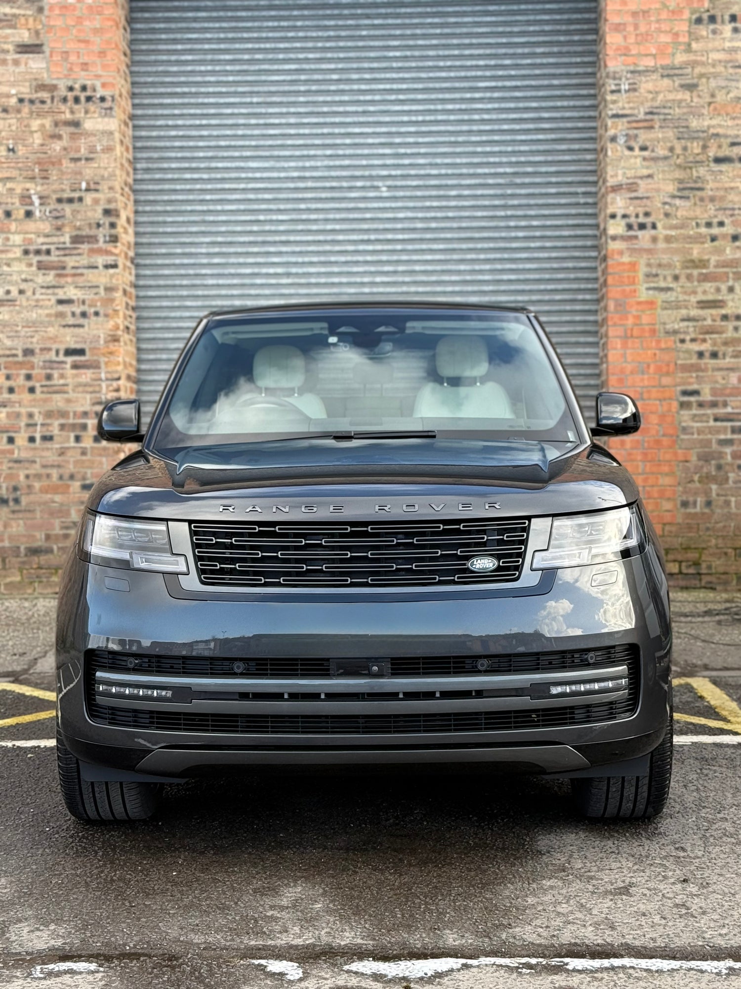7 year ceramic coating and 2 stage paint correction Range Rover vogue