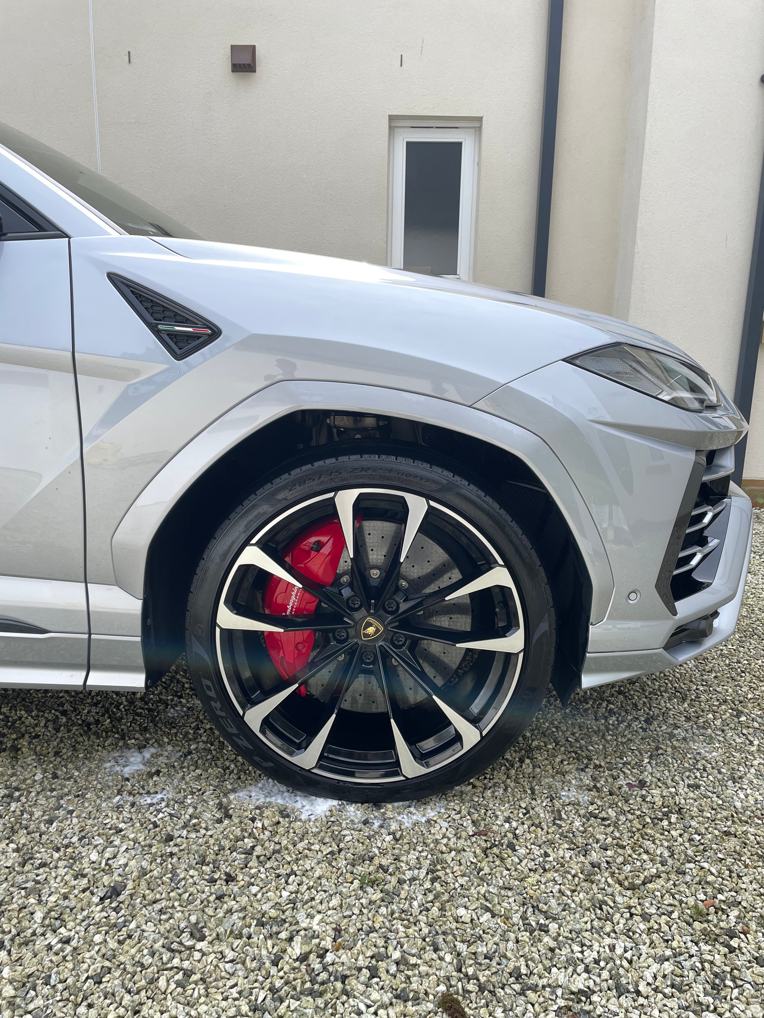 Lamborghini Urus Exterior mobile detail